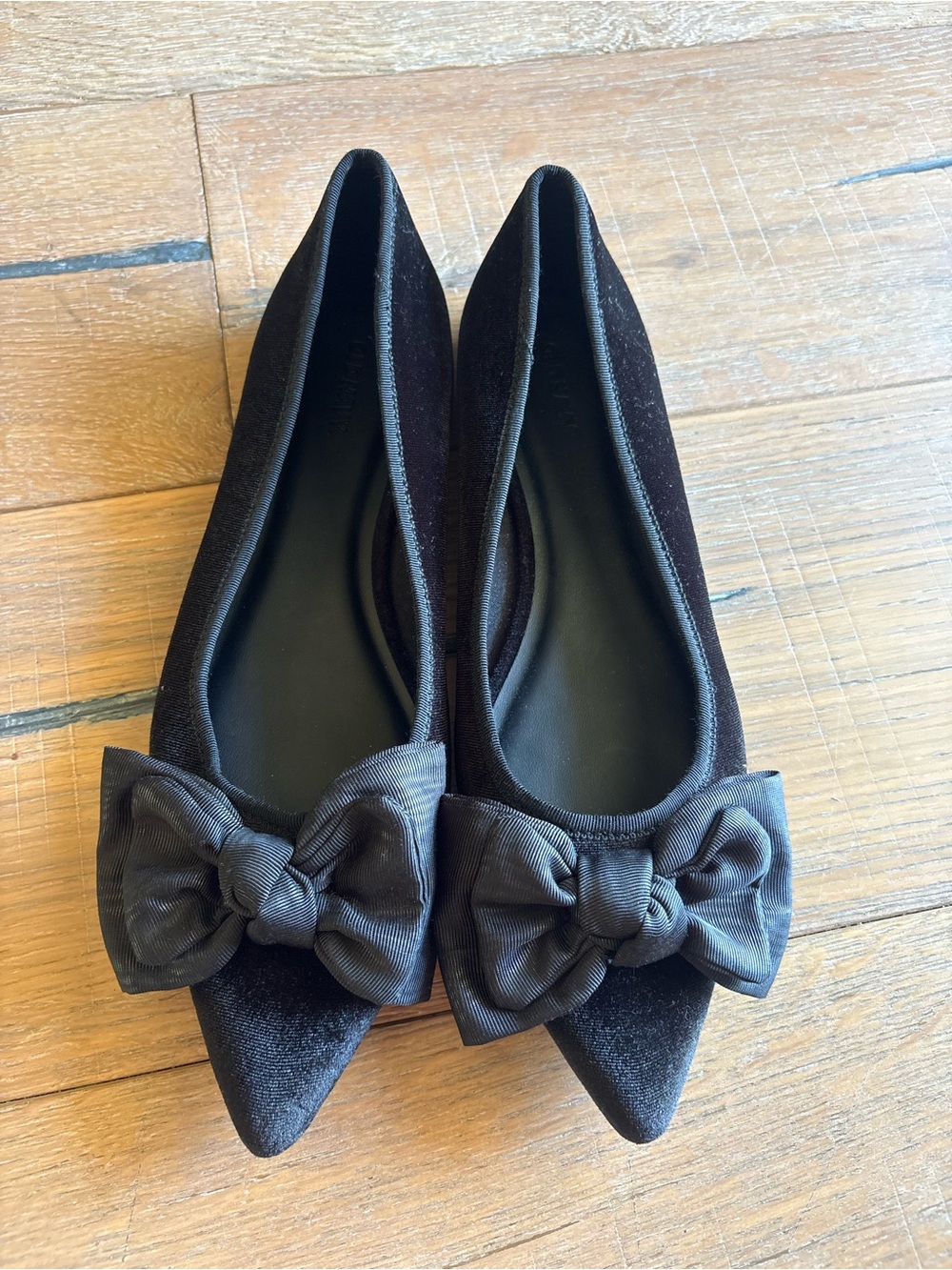Old Navy Black Velvet Pointed-Toe Bow Flats